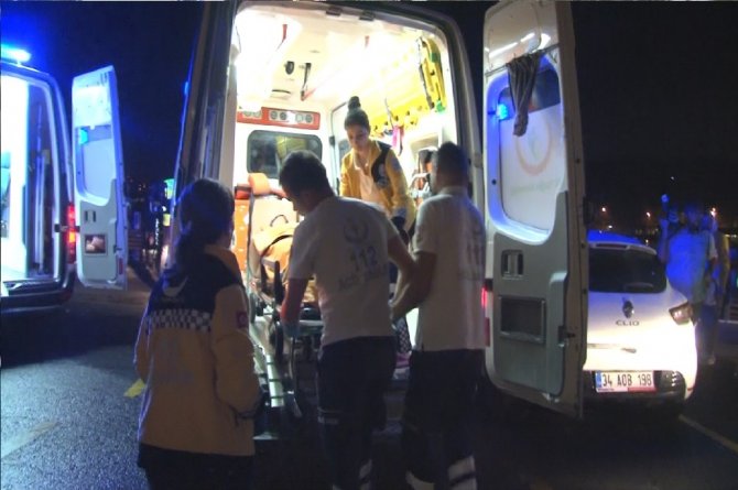 Tarabya Sahilinde denize minibüs düştü, 6 kişi yaralandı
