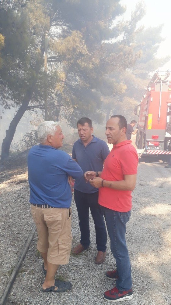 Urla’daki yangına belediye başkanı da müdahale etti