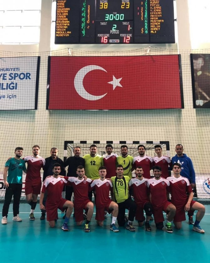 Karabük Atatürk Ortaokulu G.S.K THF 2. Lige çıkmaya hak kazandı