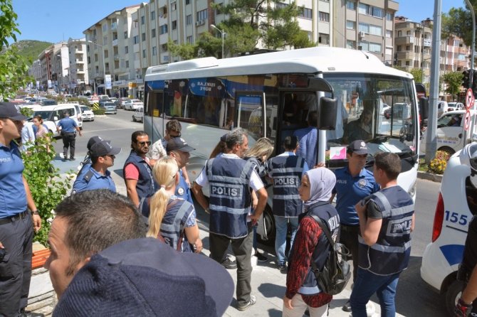 HDP’liler gözaltına alındı