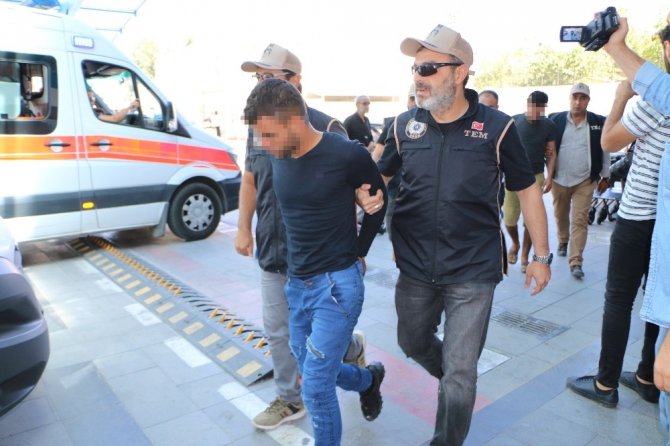 Konya’da taşıdıkları oyuncak ayının içerisinde bomba çıkan 2 kişi tutuklandı