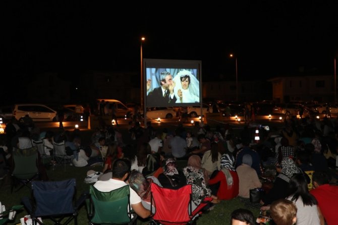 Talas’ta açık hava sinemasına yoğun ilgi