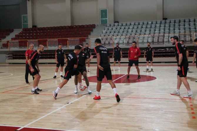 Futsal A Milli Takımı Yalova’da kampa girdi