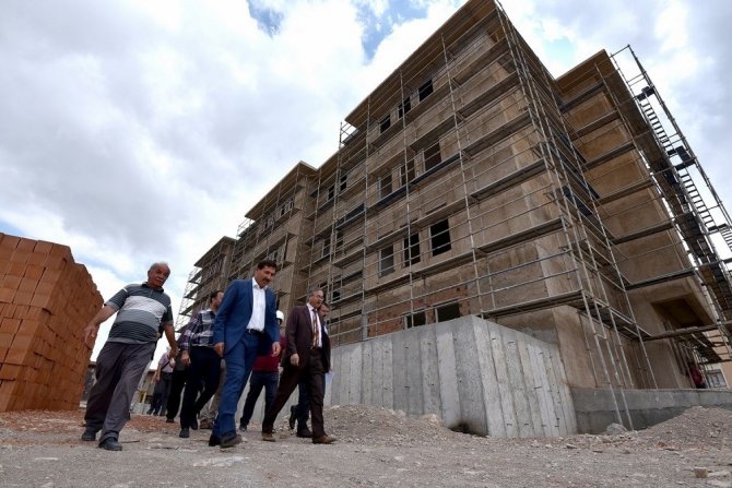 Başkan Kılca, Hamzaoğlu Mahallesindeki okul inşaatını inceledi