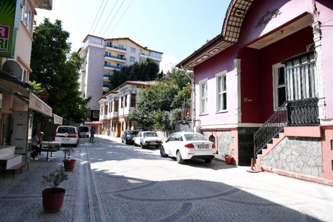 Isparta Belediyesi’nden kente örnek sokak uygulaması