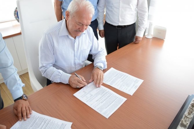 Lapseki Belediyesi ile Hizmet İş Sendikası arasında toplu iş sözleşmesi imzalandı
