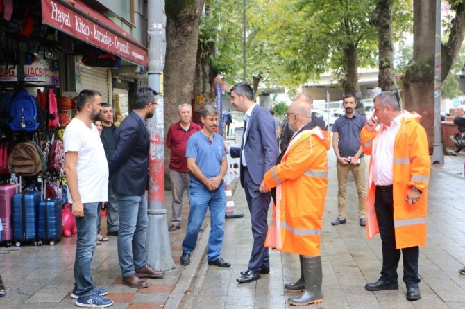 Başkan Gökhan Yüksel, Ankara Caddesi’nde yağış sırasında alınan tedbirleri denetledi
