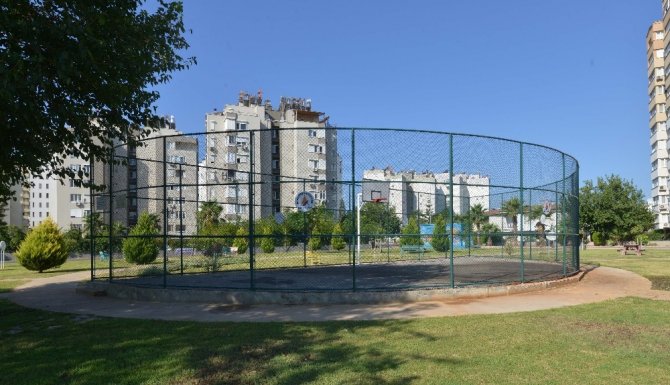 Muratpaşa’da yeni basketbol sahaları