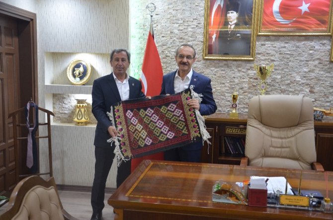 Ordu Valisi Yavuz, Günyüzü Belediye Başkanı Durgut’ u ziyaret etti