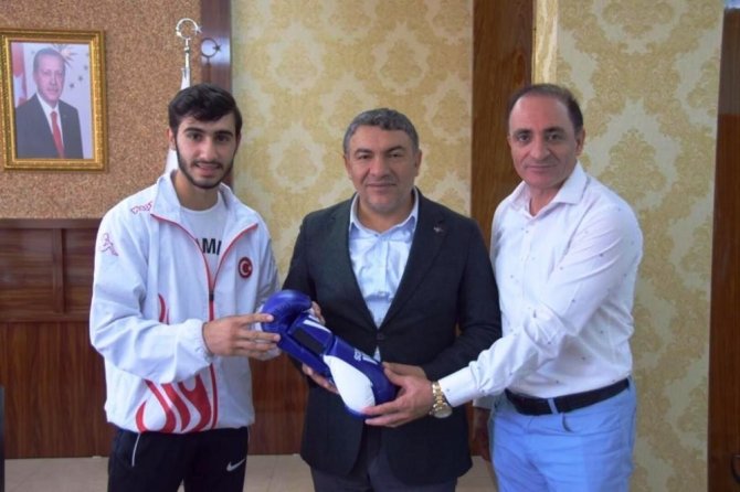 Başkan Şayir’den genç sporcuya teşekkür
