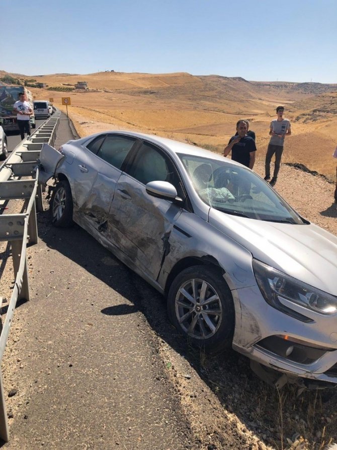 Diyarbakır’da trafik kazası: 1’i ağır 2 yaralı