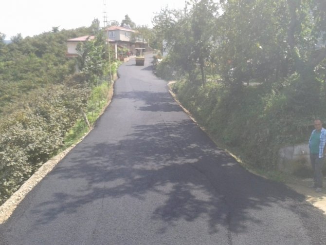 Ordu Büyükşehir Belediyesi sıcak asfalt çalışmalarını sürdürüyor