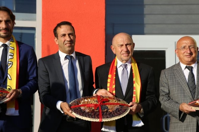 TFF Başkanı Özdemir’den Yeni Malatyaspor’da ziyaret