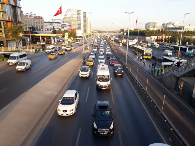 İstanbul’da okul trafiği yoğunluğu