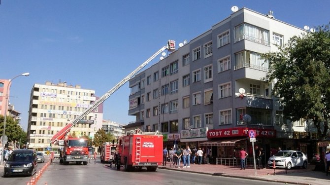 Konya’da apartmanda baca yangını büyümeden söndürüldü