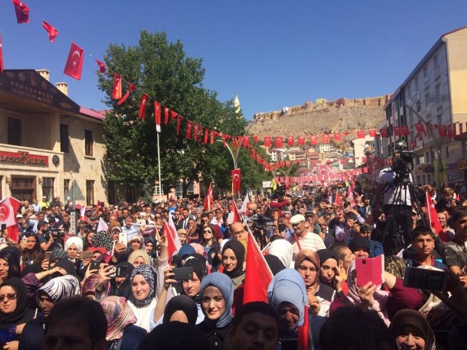 MHP lideri Bahçeli: "İhanet imanın karşısında duramaz. Bunların amacı Yenikapı ruhunu zedelemek”