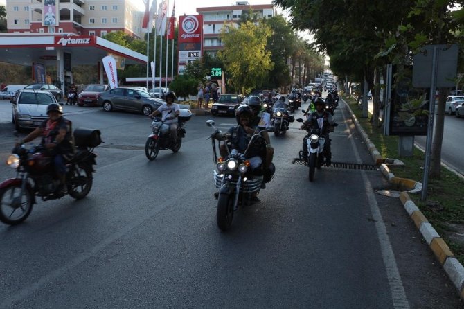 Kuşadası motosiklet karnavalı devam ediyor