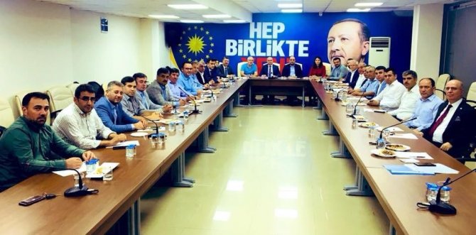 AK Parti İl Başkanlığı’nda geniş katılımlı istişare toplantısı
