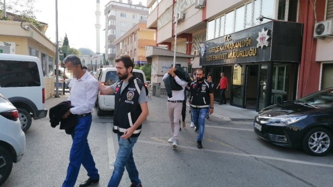 Gebze’de evlere dadanan hırsızlar, polisin takibiyle yakalandı