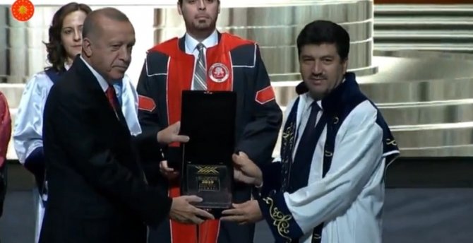 Cumhurbaşkanı Erdoğan’dan SUBÜ’ye topluma hizmet ödülü