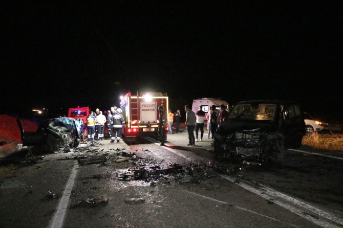 Yozgat’ta trafik kazası: 1 uzman onbaşı hayatını kaybetti, 2 kişi yaralandı