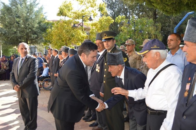 Besni’de 19 Eylül Gaziler Günü töreni