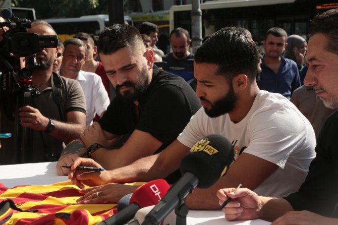 Yeni Malatyasporlu futbolculara büyük ilgi