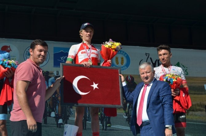 Grand Prix Erciyes Erkekler Bisiklet Yarışı Develi Etabı Tamamlandı