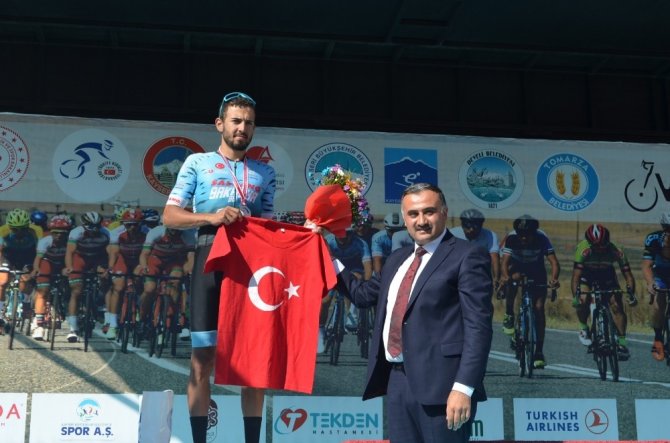 Grand Prix Erciyes Erkekler Bisiklet Yarışı Develi Etabı Tamamlandı