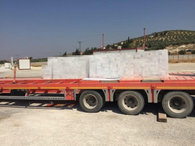 Zeytin Dalı Gümrük Kapısı’nda 33 bin paket kaçak sigara ele geçirildi