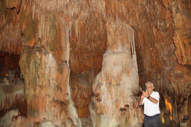 Astım hastalarının şifa kaynağı mağara yerli ve yabancı turistlerin akınına uğruyor