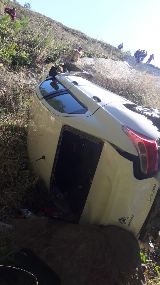 Edirne’de otomobil şarampole yuvarlandı: 3 yaralı