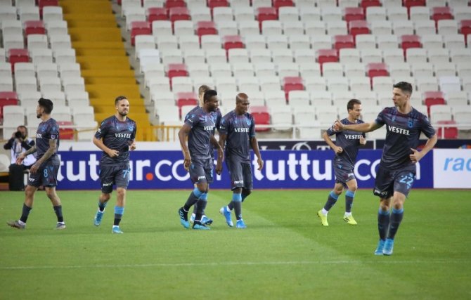 Süper Lig: Demir Grup Sivasspor: 0 - Trabzonspor: 1 (Maç devam ediyor)