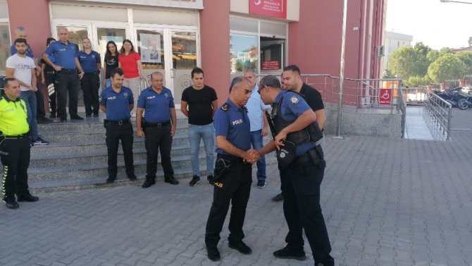 Emniyet Müdürü Mehmet Akbıyık, emniyet personeliyle vedalaştı.