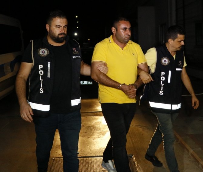 Muğla’da villasında yakalanan çete lideri Adana’ya getirildi