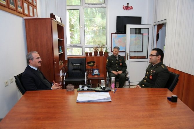 Vali Ömer Toraman’dan Askerlik Şubesi Başkanlığı’na ziyaret