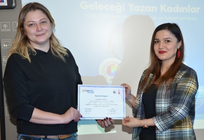 ‘Geleceği Yazan Kadınlar Projesi’nin Erzurum finali yapıldı