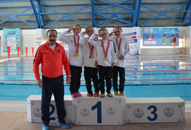 Amatör Spor Haftası yüzme yarışmaları gerçekleştirildi