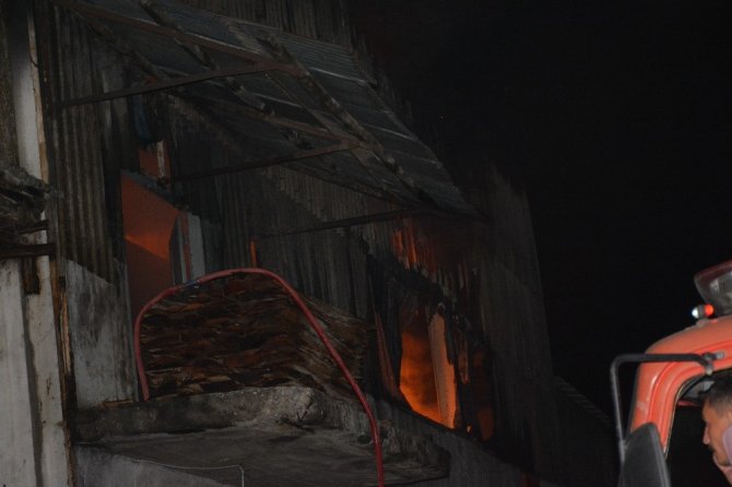 Karabük’te kereste fabrikasında korkutan yangın