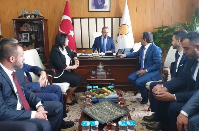 Bülent Turan TBMM’de AK Parti İl Genel Meclisi üyelerini misafir etti