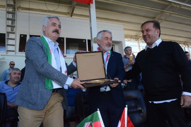 Isparta 32 Spor Başkanı Yazgan: "Bu takım şampiyon olacak"