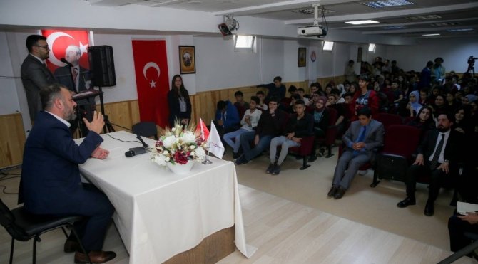 Başkan Ercan gençlerle projelerini paylaştı