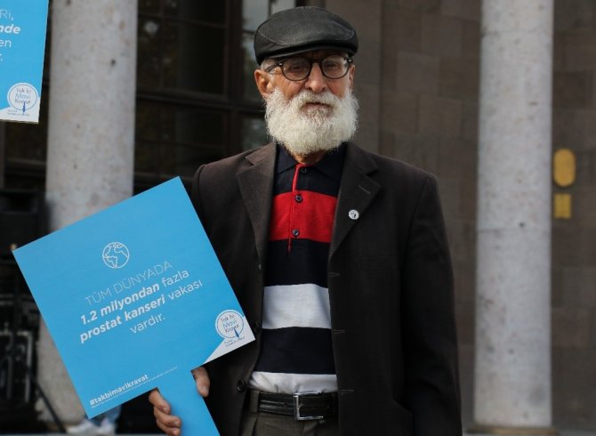 Ankara Garı prostat kanseri için mavi kravat taktı