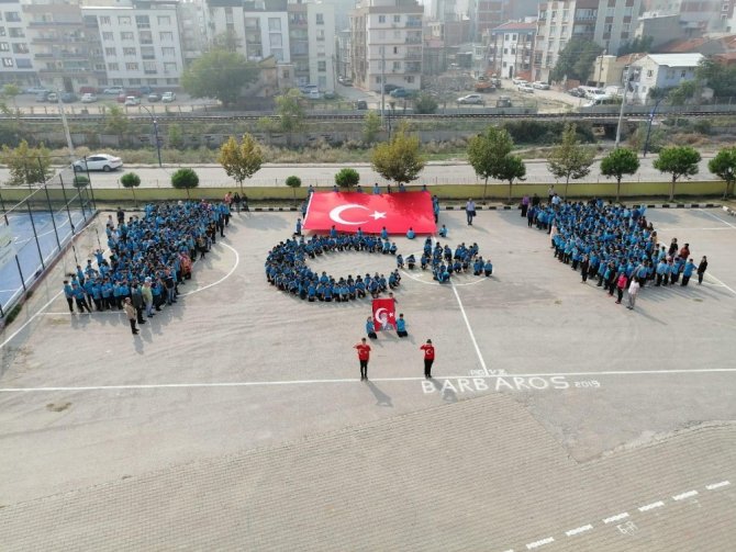 Dev Türk bayrağı açıp Mehmetçiğe destek verdiler