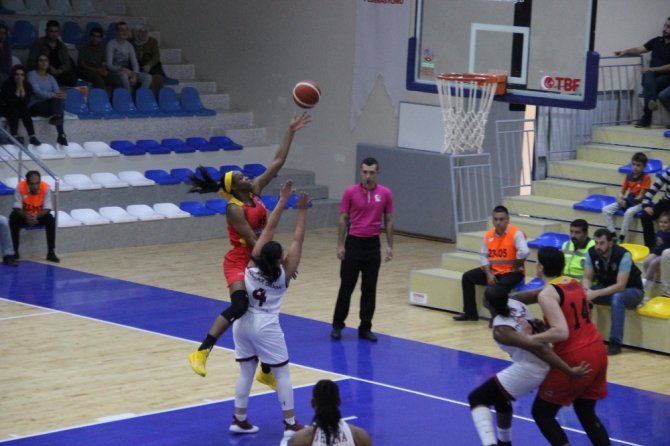 Kadınlar Basketbol Süper Ligi: Elazığ İl Özel İdare: 83 - Kayseri Basketbol: 68