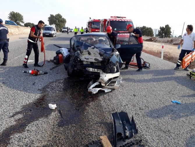 Uşak’ta trafik kazası: 4 yaralı