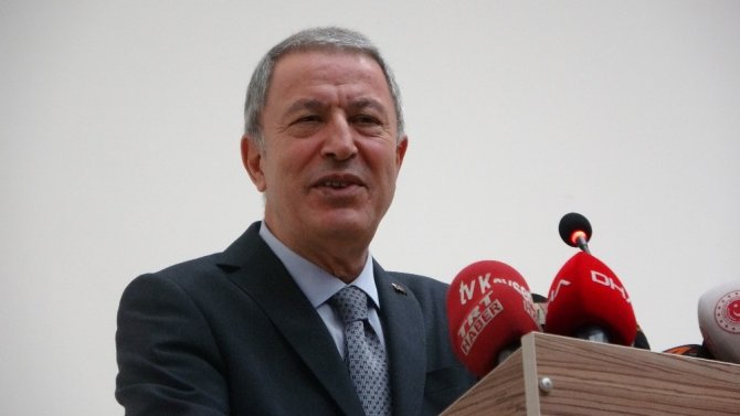 Milli Savunma Bakanı Akar: "TSK olarak normalin dışında güç kullanmamız asla söz konusu değildir"