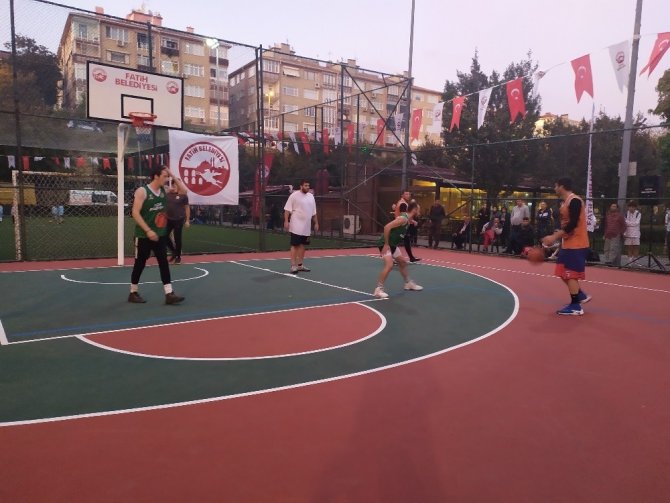 Fatih Belediyesi’nden sokak basketbolu turnuvası