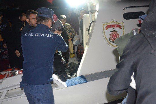 İzmir’de 82 kaçak göçmen yakalandı