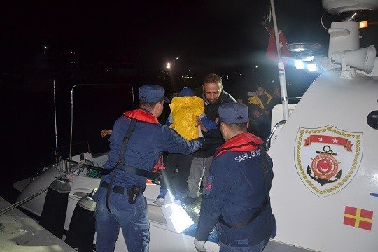 İzmir’de 82 kaçak göçmen yakalandı